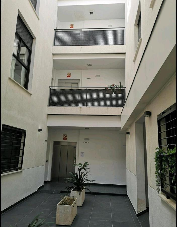 Stylish Apartment In The Heart Of Malaga With Pool Экстерьер фото
