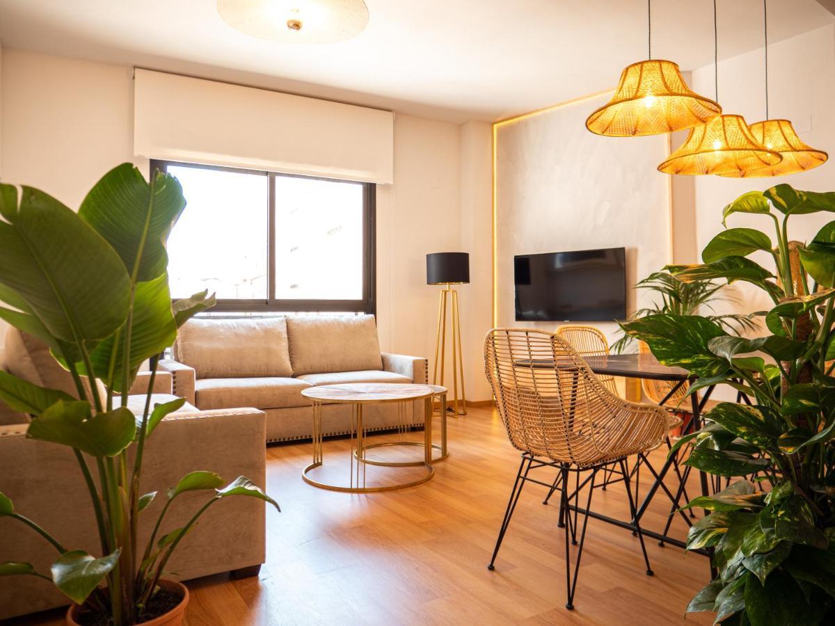 Stylish Apartment In The Heart Of Malaga With Pool Экстерьер фото
