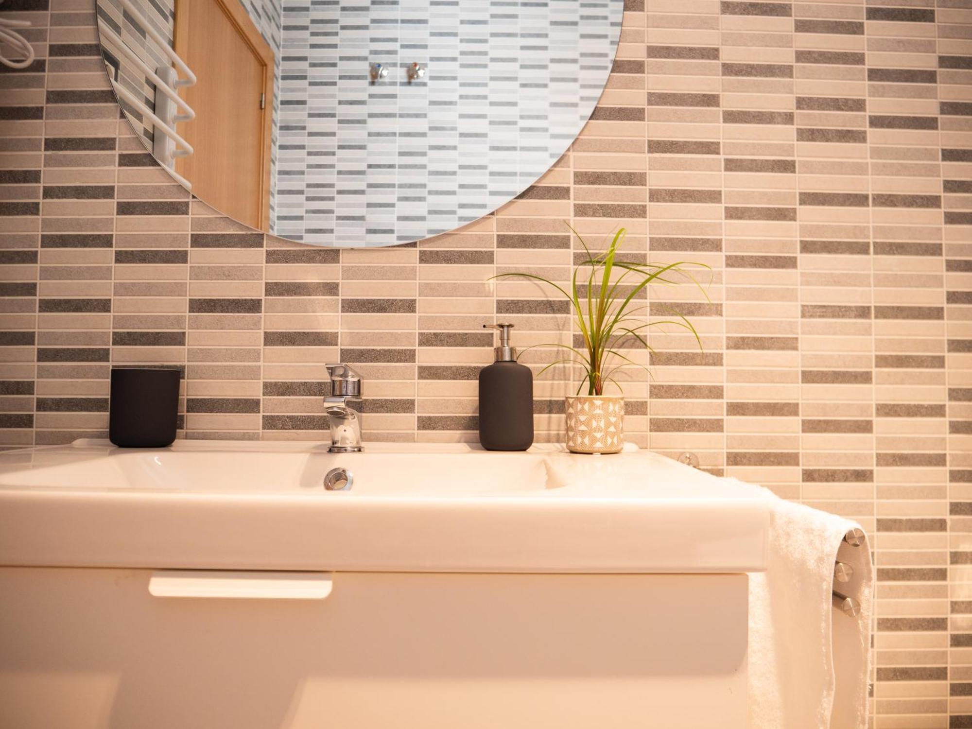 Stylish Apartment In The Heart Of Malaga With Pool Экстерьер фото