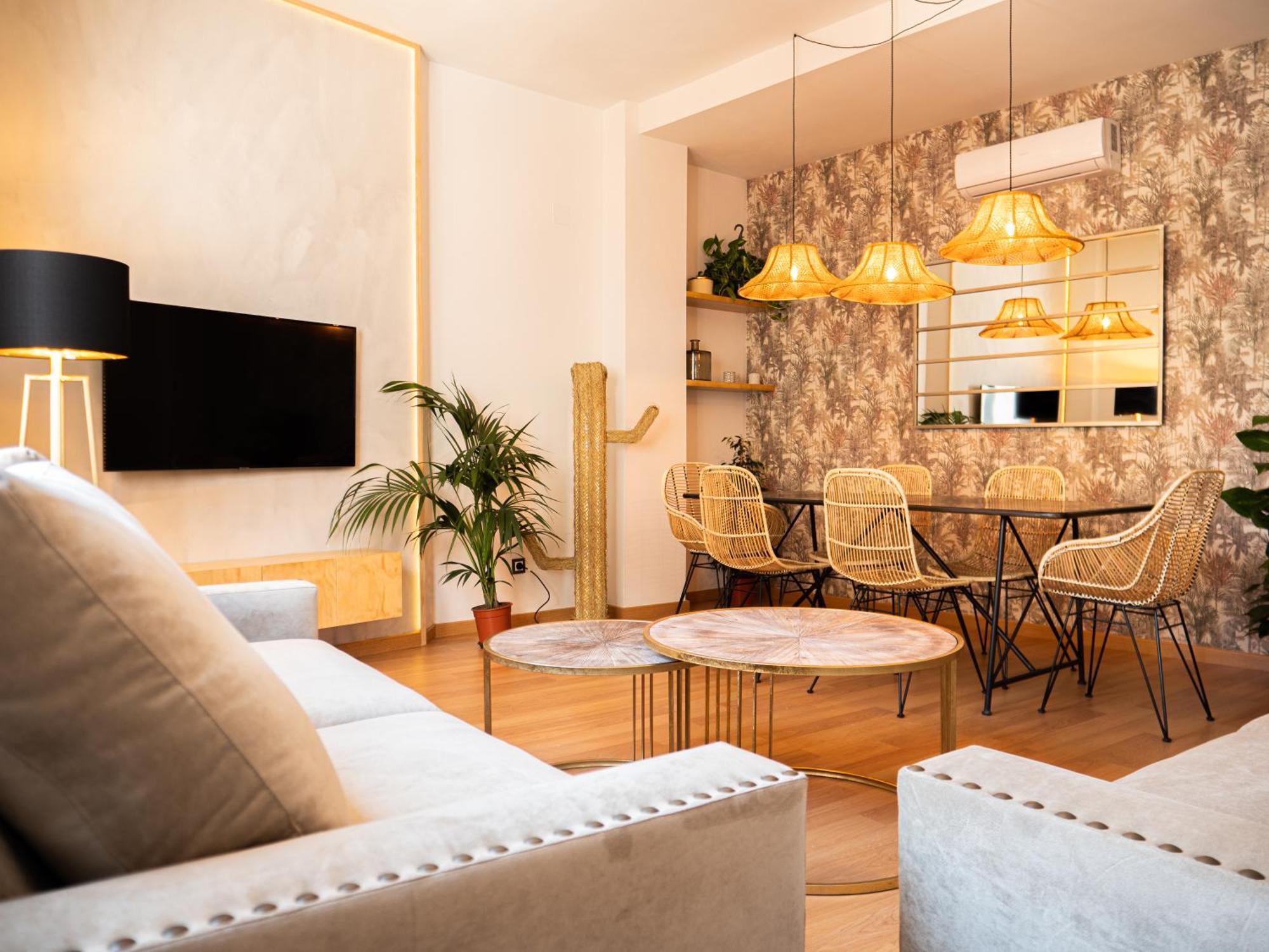 Stylish Apartment In The Heart Of Malaga With Pool Экстерьер фото